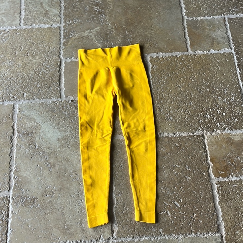 yellow set active leggings